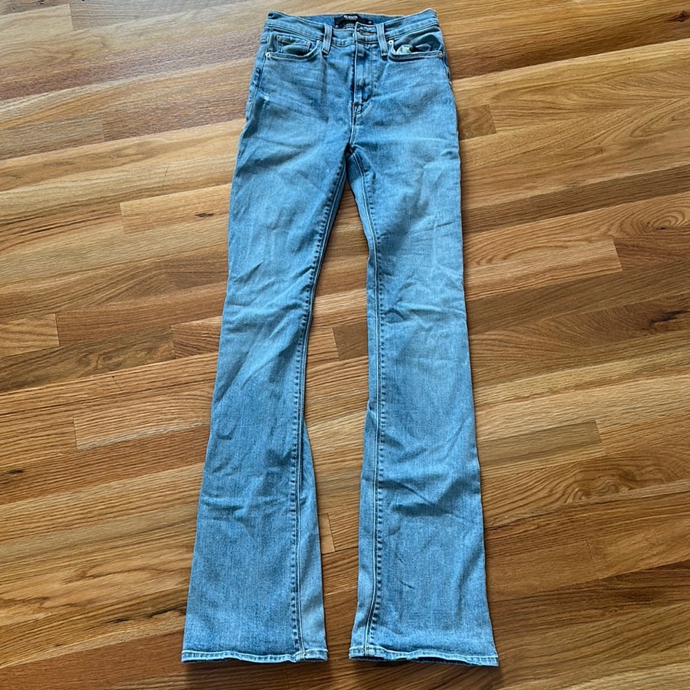 Hudson Light wash Barbara boot cut jeans size 25